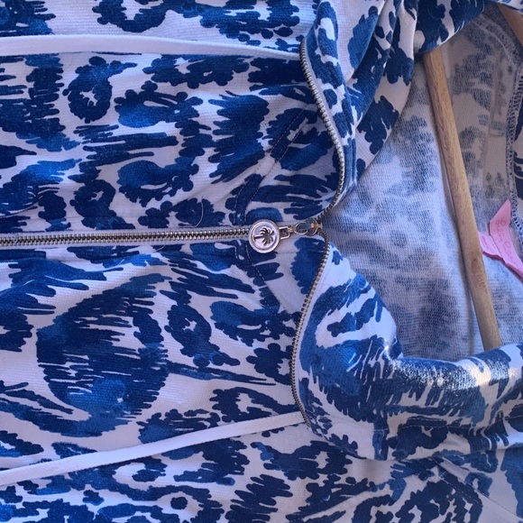 Lilly Pulitzer Blue and White Floral Jacket - Picture 3 of 3